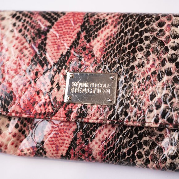 Kenneth Cole Reaction Clutch With Coin Purse Pink Snake Skin Pattern - Picture 3 of 12